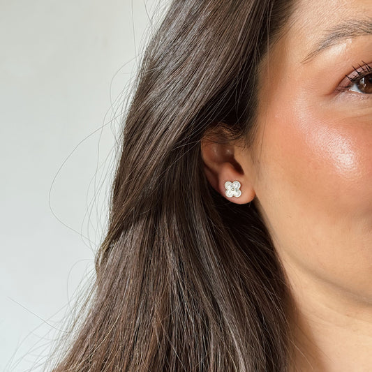 PENDIENTES MINI TRÉBOL PLATA