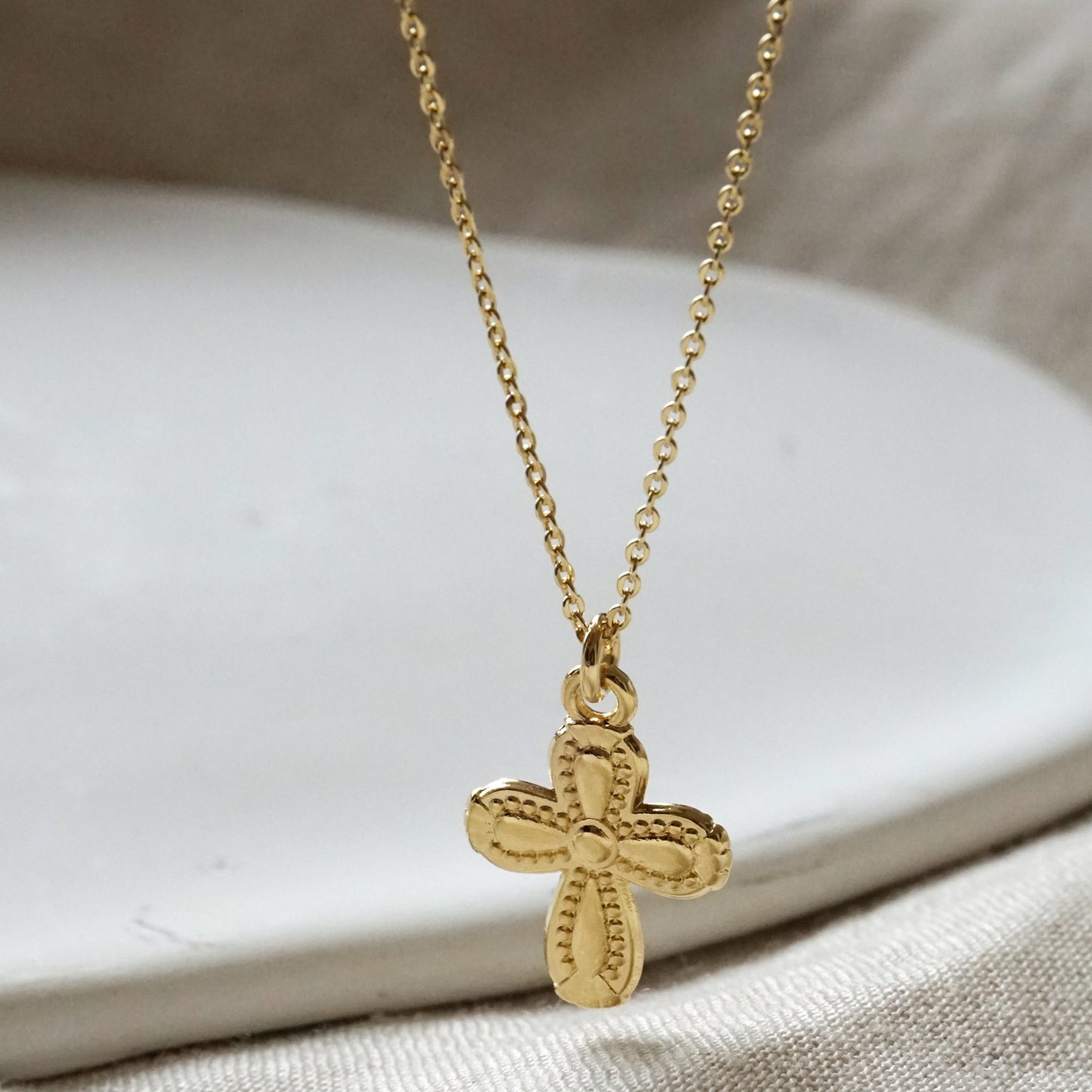 COLLAR CRUZ OLIVIA ORO