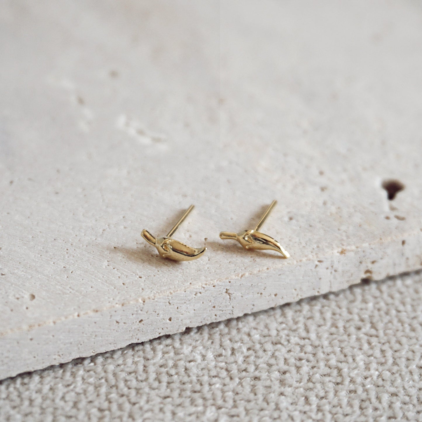 PENDIENTES MINI CHILI ORO