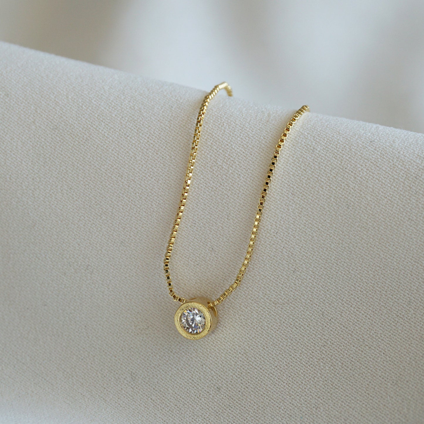 COLLAR PUNTO DE LUZ 45CM ORO