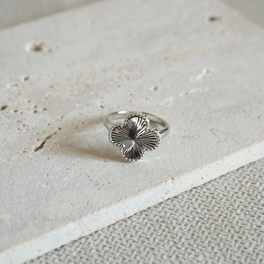 ANILLO TRÉBOL PLATA