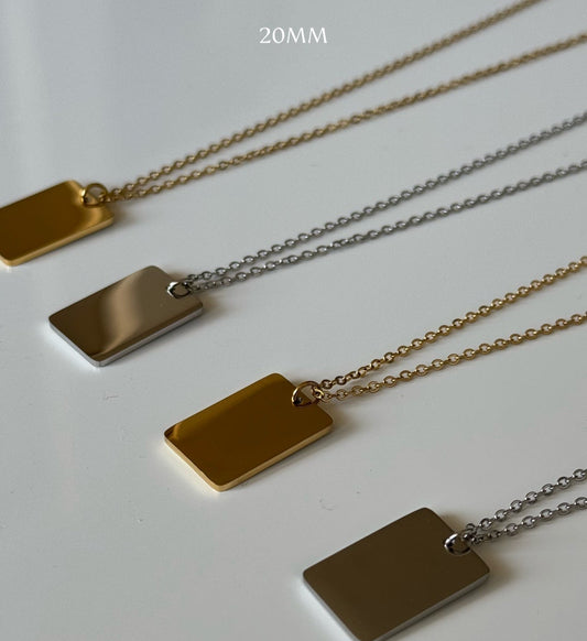 COLLAR MEDALLA RECTANGULAR GRABADO ORO 20MM
