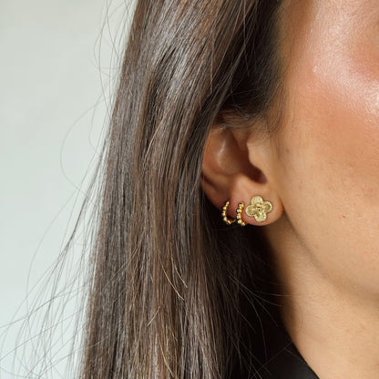 PENDIENTES MINI TRÉBOL ORO