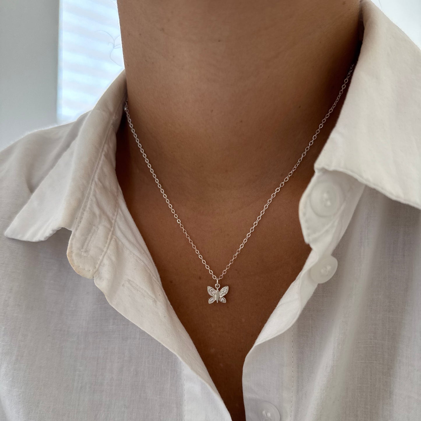 COLLAR MARIPOSA 45CM PLATA