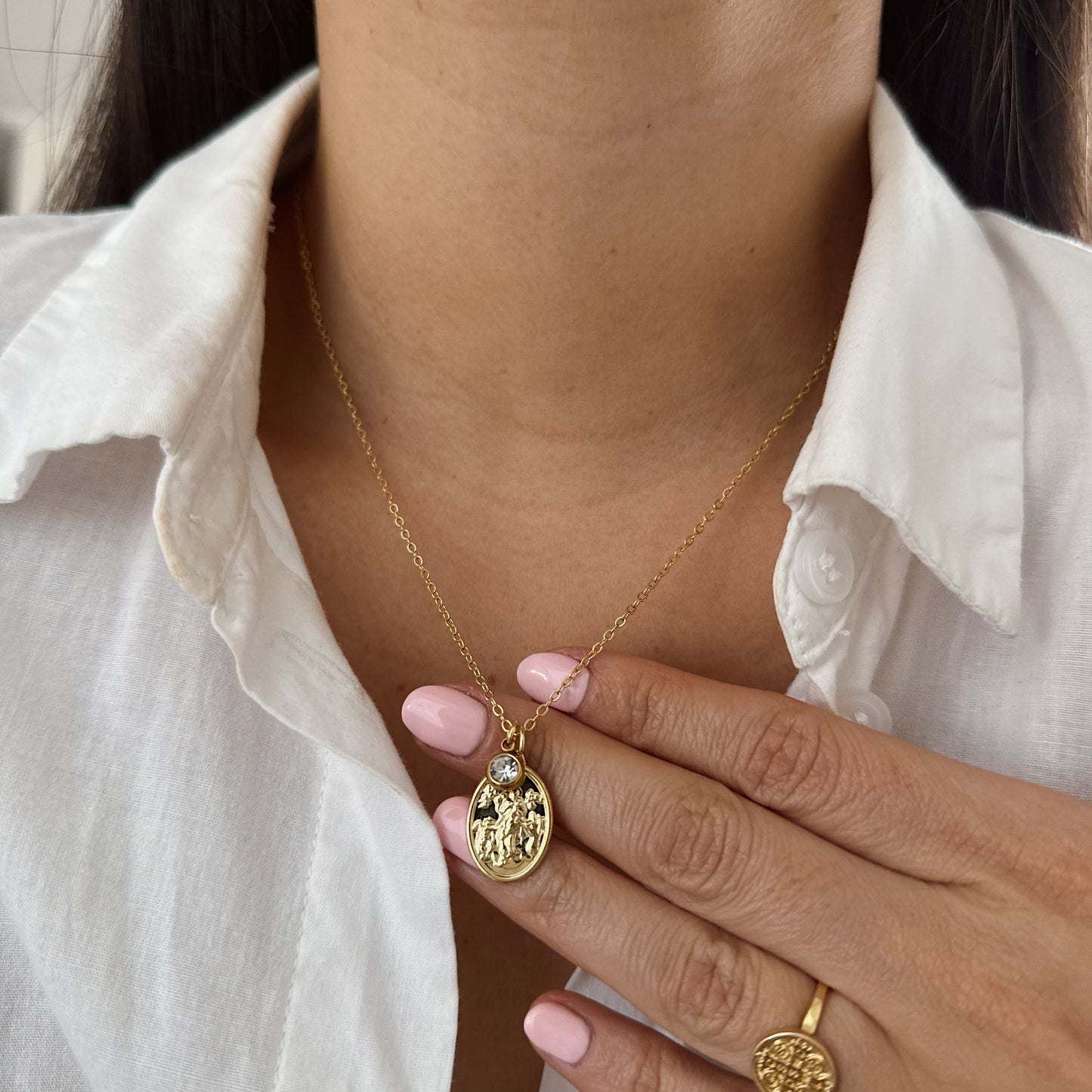 COLLAR VIRGEN DESATANUDOS 45CM ORO