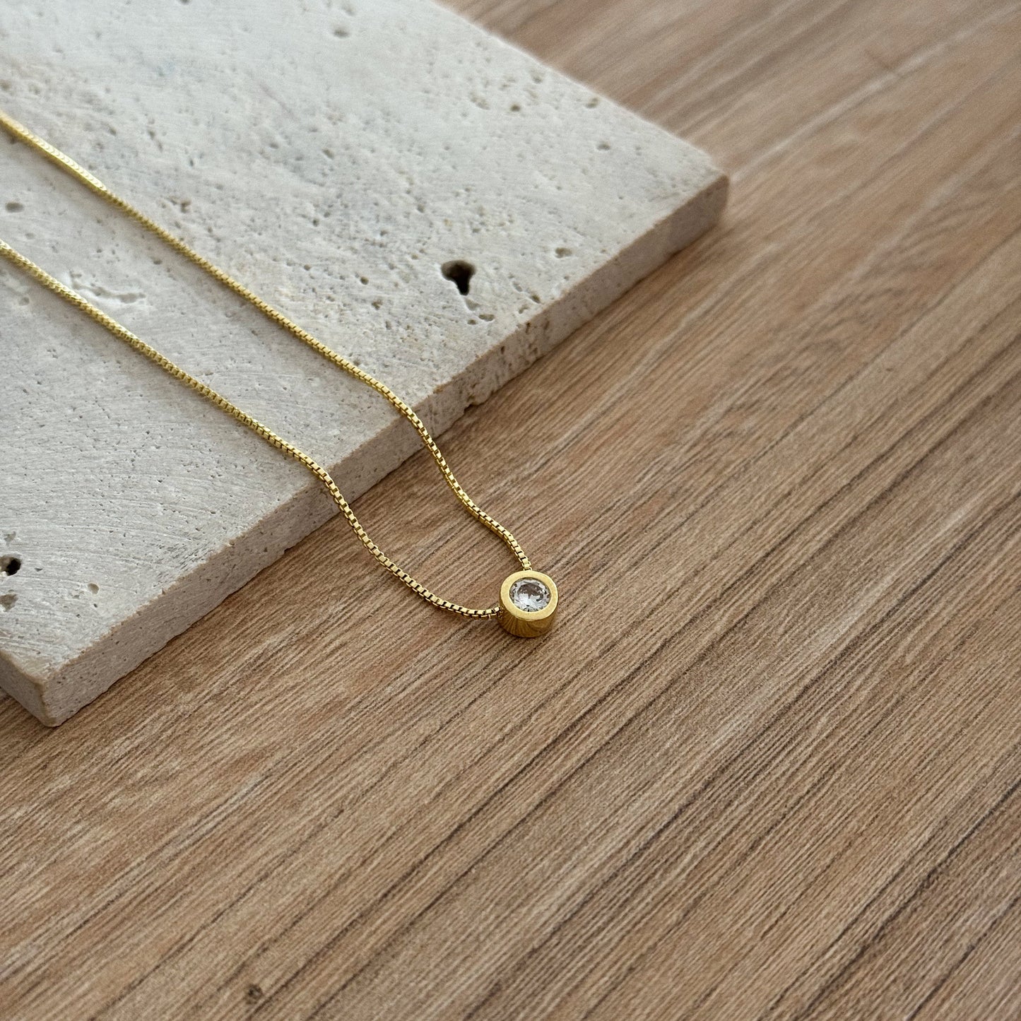 COLLAR PUNTO DE LUZ 45CM ORO