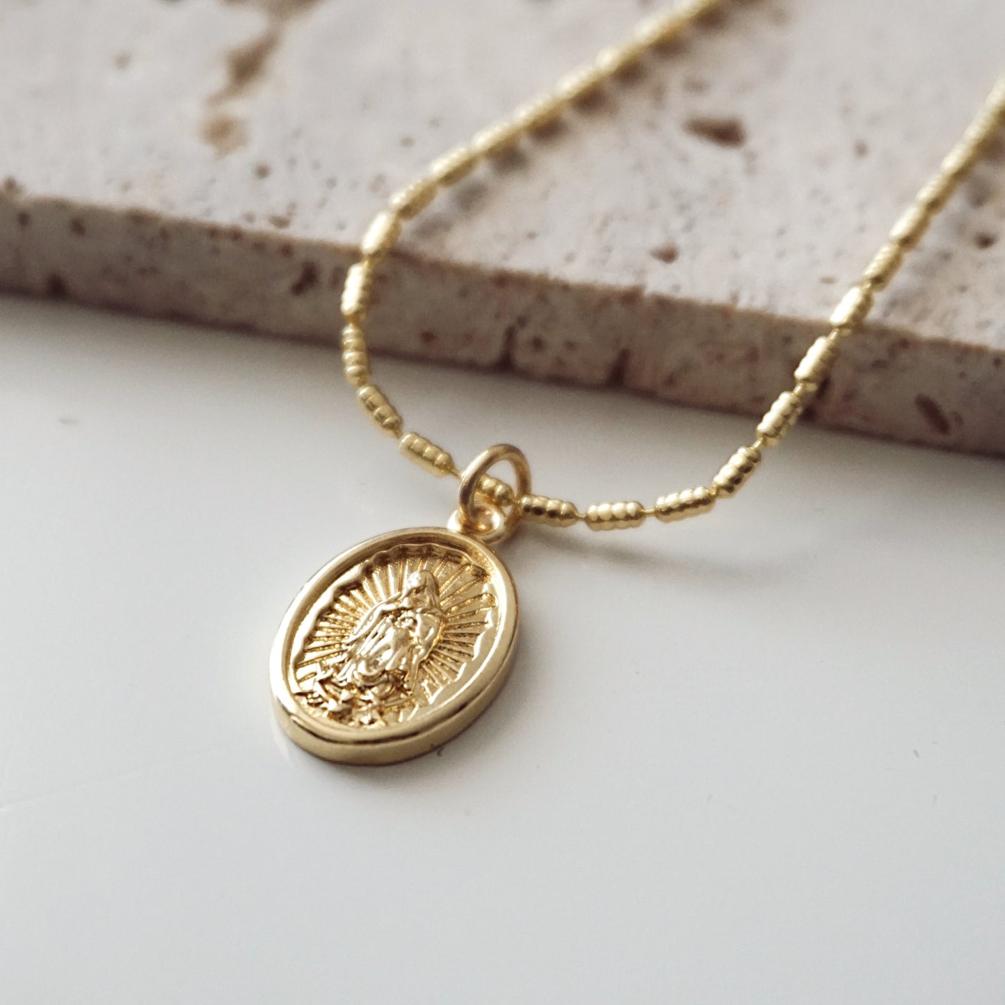 COLLAR VIRGEN MARIA 45CM ORO