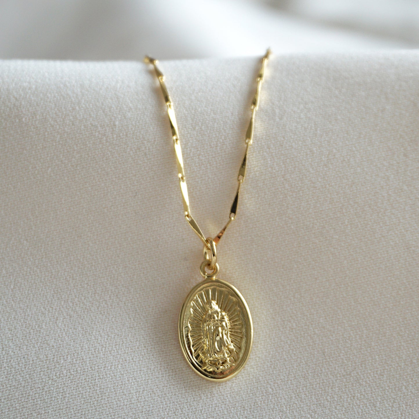 COLLAR VIRGEN MARIA 45CM ORO