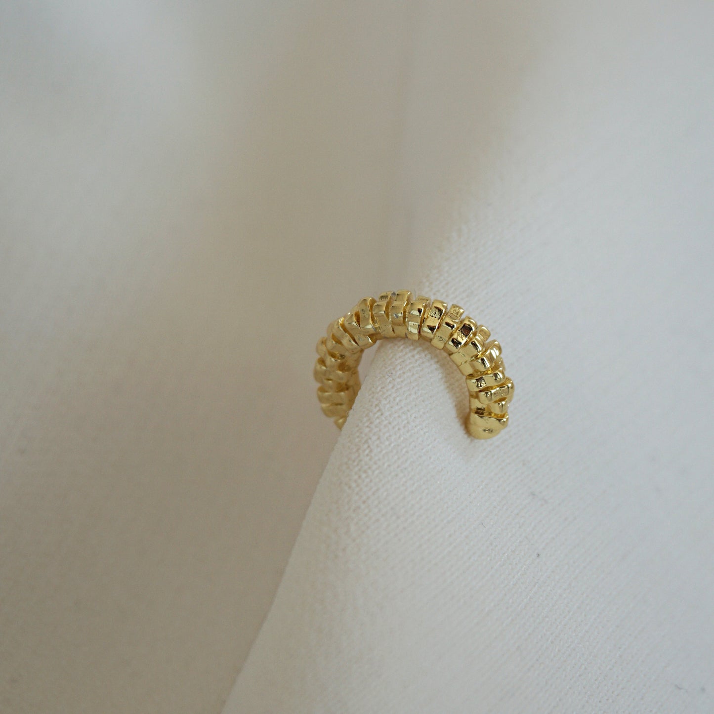 EAR CUFF LUMI ORO