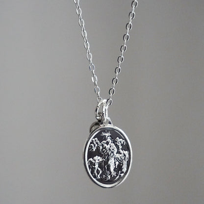 COLLAR VIRGEN DESATANUDOS 45CM PLATA
