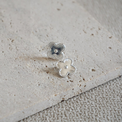 PENDIENTES MINI TRÉBOL PLATA