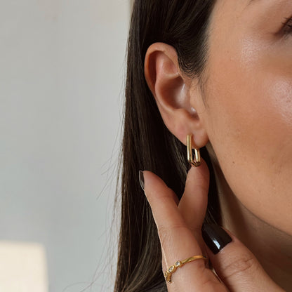 ARGOLLAS CUADRADAS CLOE ORO