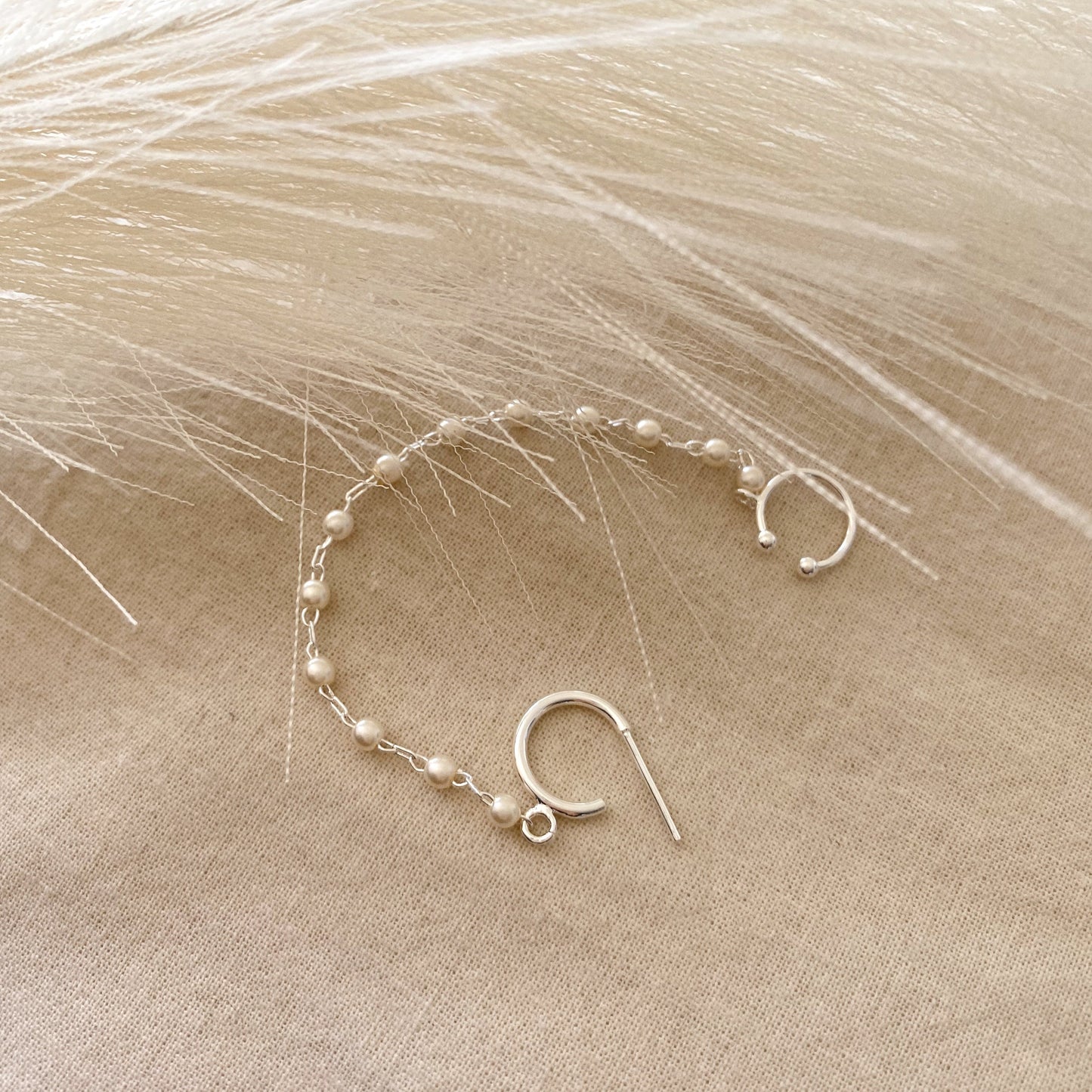 EAR CUFF PEARL PLATA