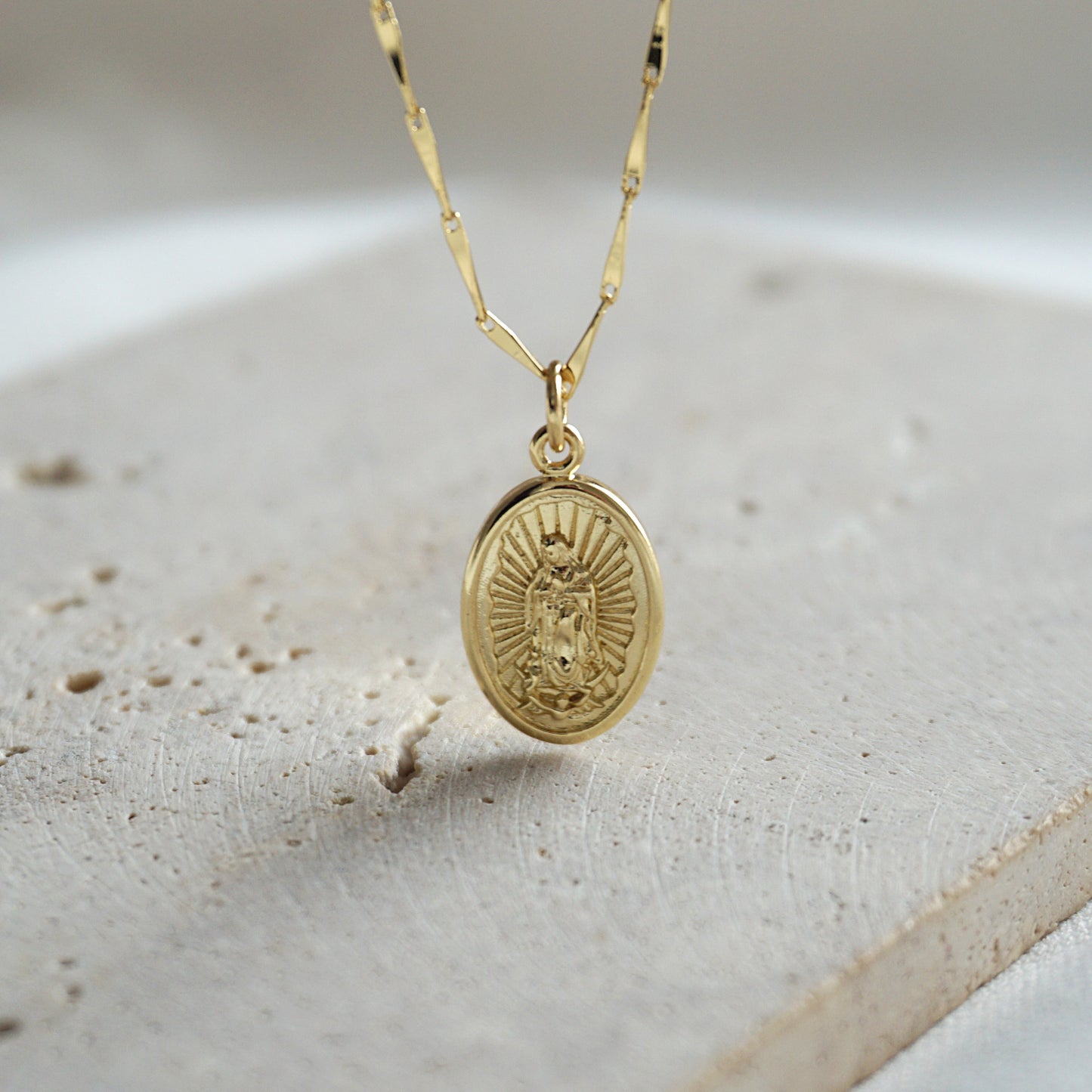COLLAR VIRGEN MARIA 45CM ORO