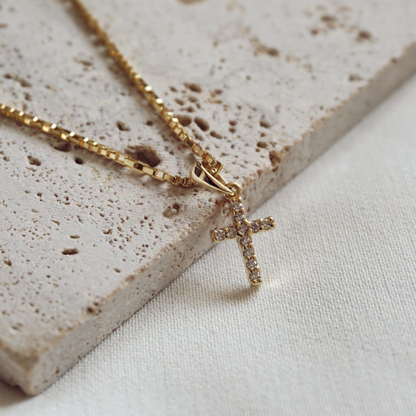 COLLAR CRUZ CIRCÓN ORO 45CM